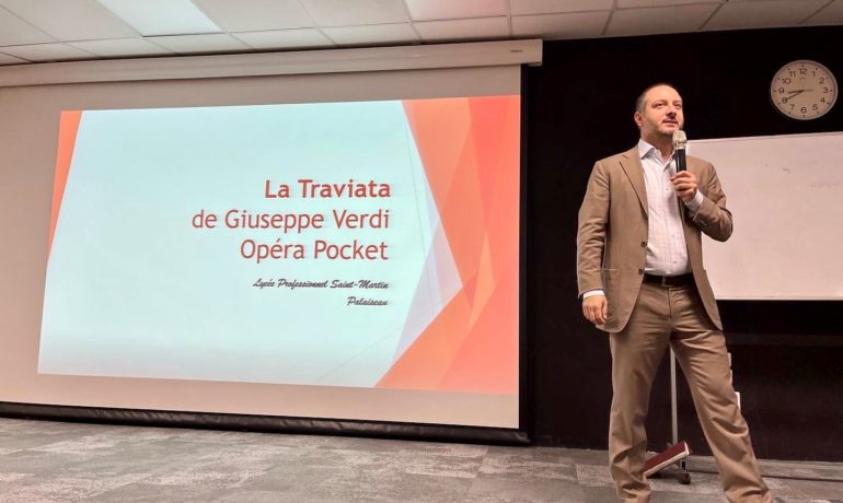 Présentation de l'Opéra "La Traviata" aux 1ères AA, AMA et MCV.