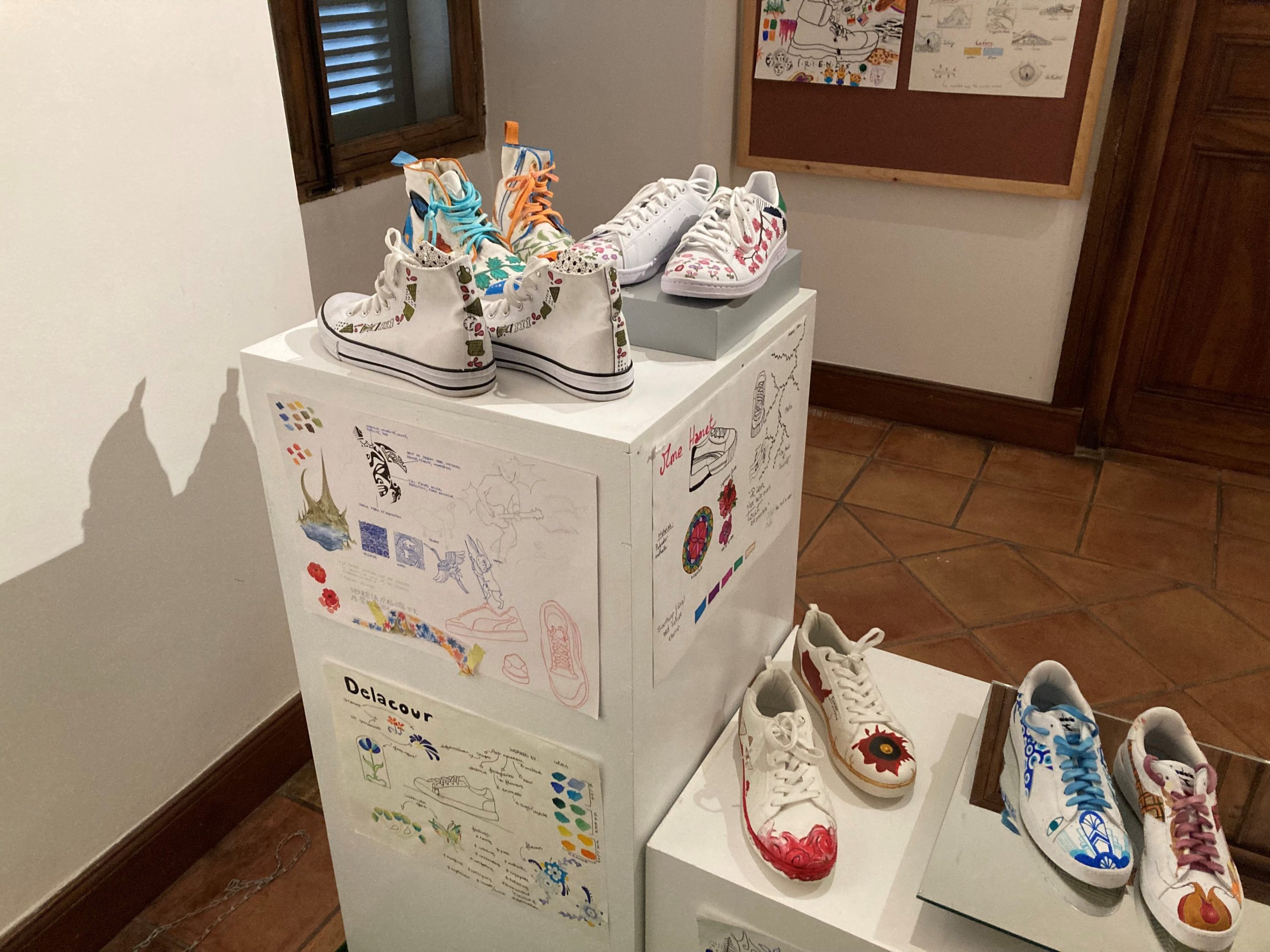 L'exposition des 1AA au musée de la chaussure de Romans sur Isère qui a rencontré un vif succès durant la nuit des musées